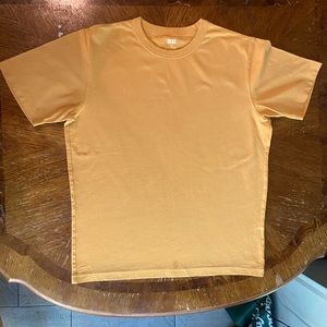 UNIQLO T-shirt